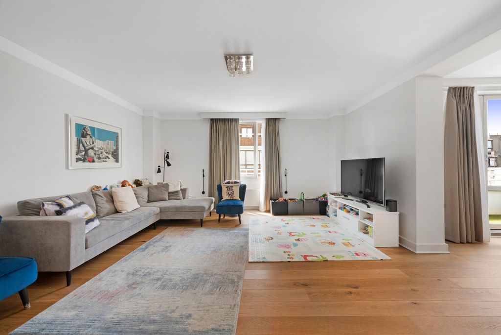 Property photo 1 of 10 Reception Room