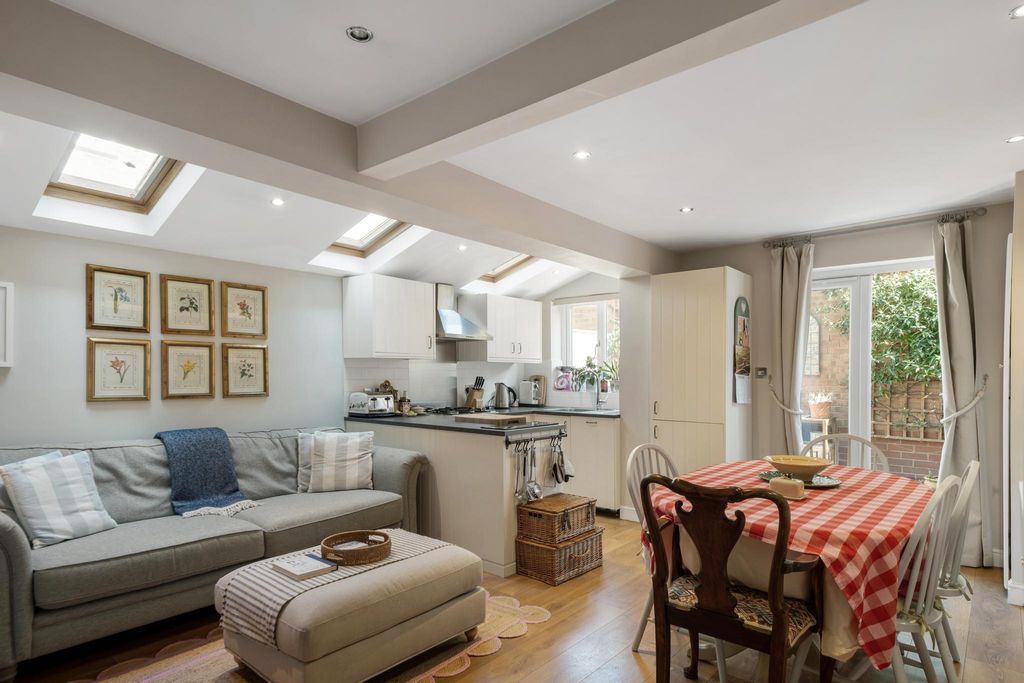 Property photo 3 of 14 Image