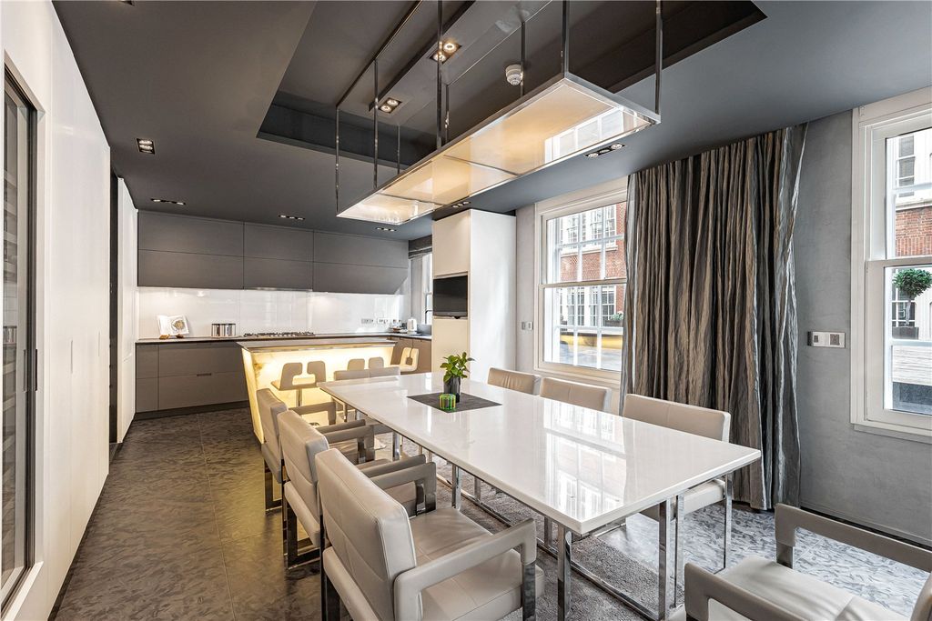 Property photo 3 of 27 Dining