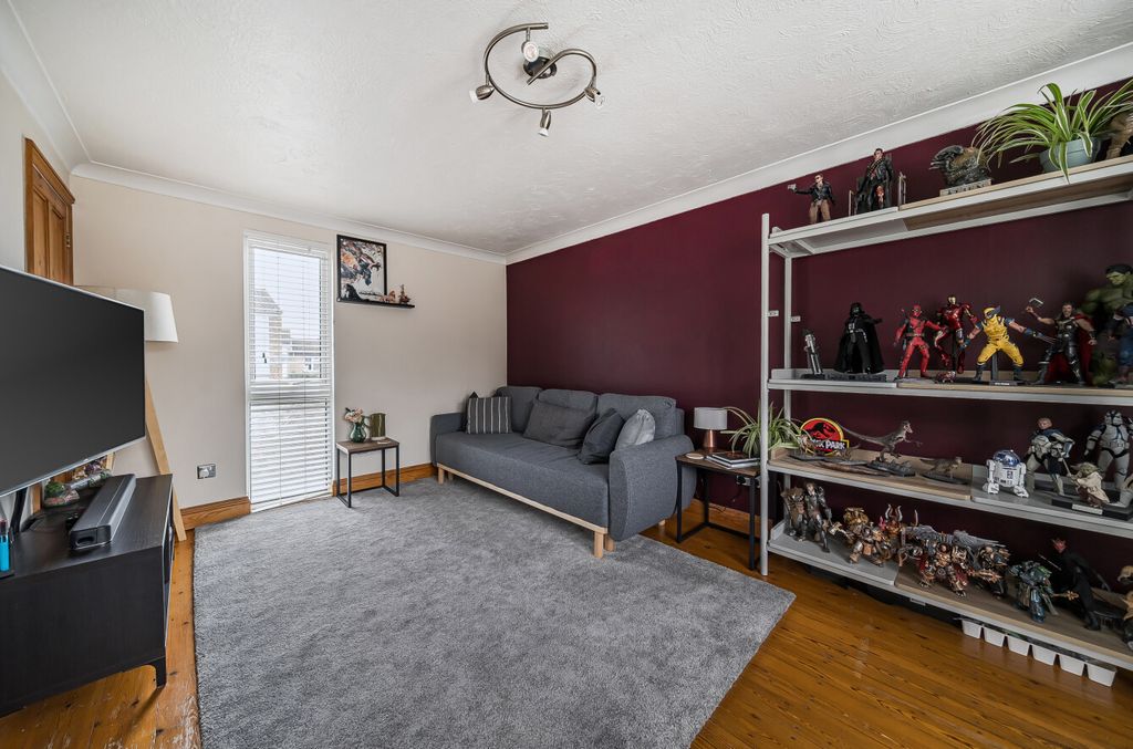 Property photo 3 of 17 1417312-9-6997062...