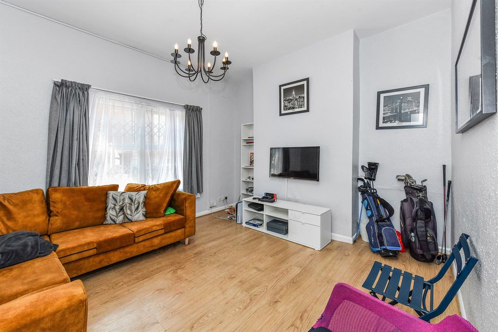 Property photo 2 of 18 (Main)