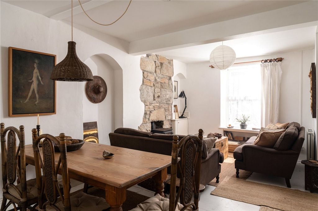 Property photo 3 of 17 Lounge/Diner