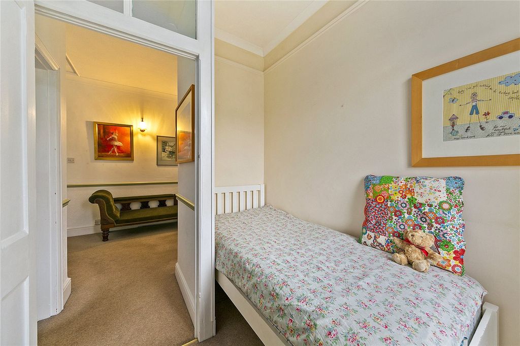 Additional image 20 of 4 bed detached house for saleQueens Road, Hampton Hill TW12