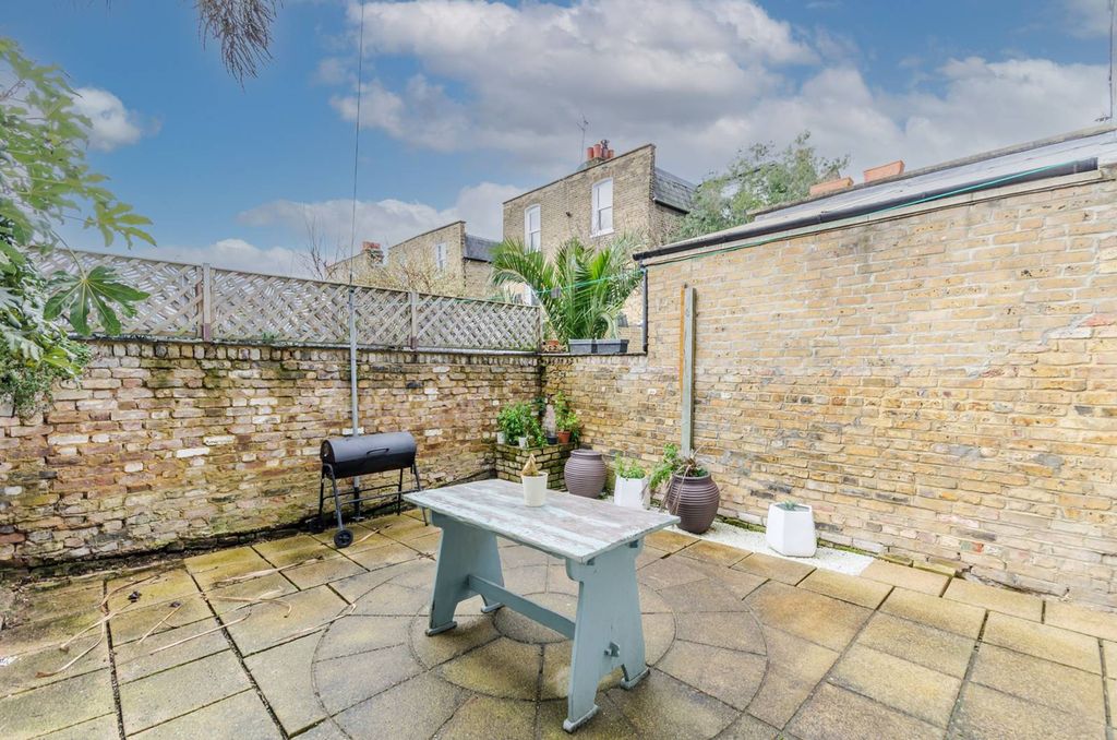 Property photo 3 of 16