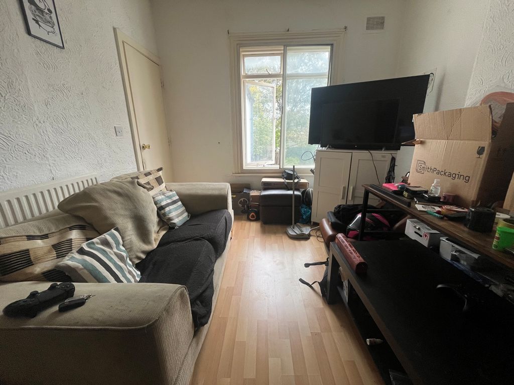 Property photo 3 of 7