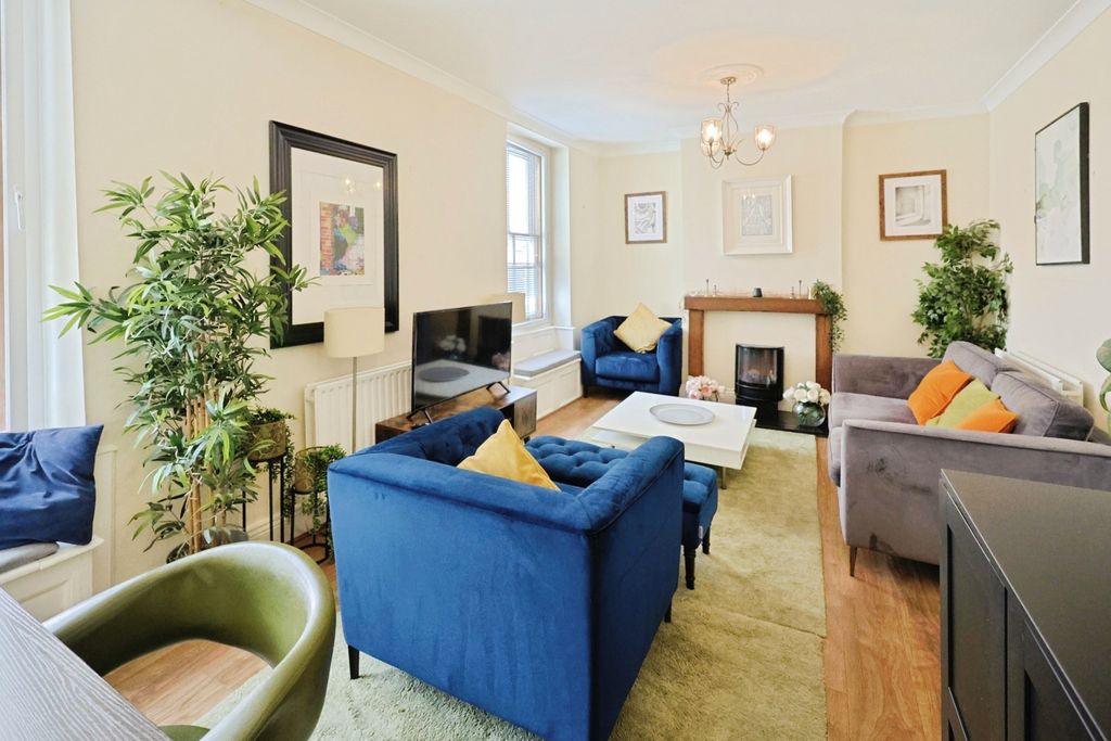 Property photo 2 of 13 Pbox-Img.Jpg