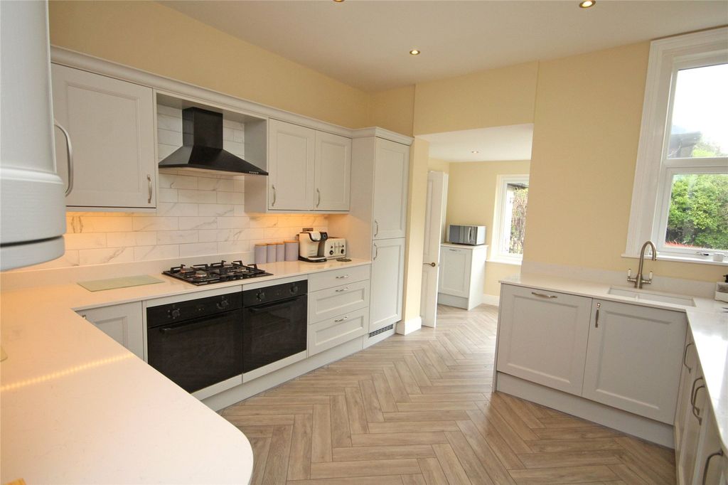 Property photo 3 of 16 Picture No. 19