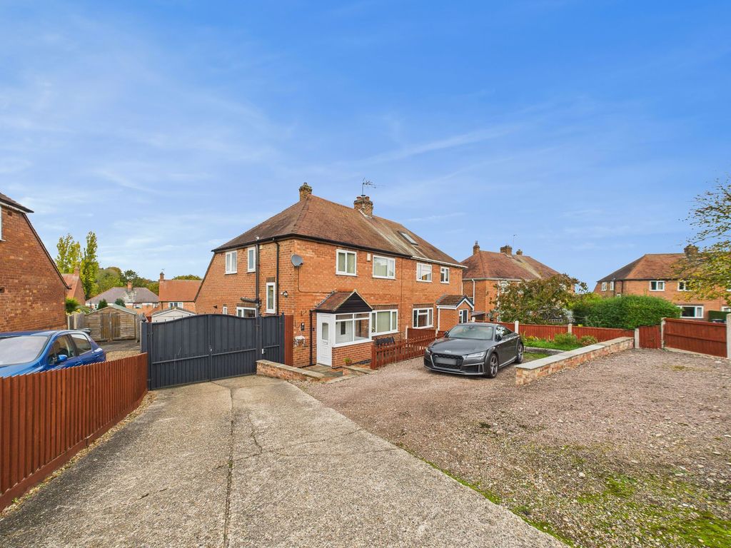 Property photo 1 of 21 Front And Driveway