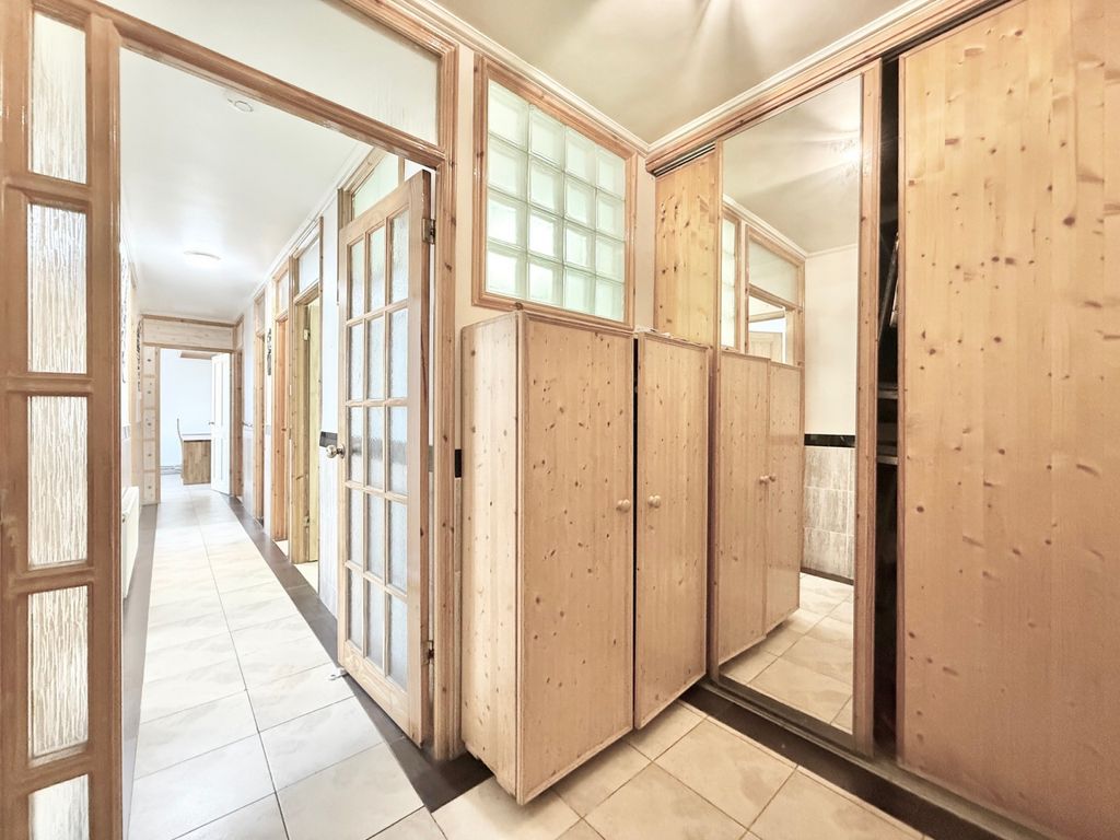 Property photo 3 of 23 Gallery