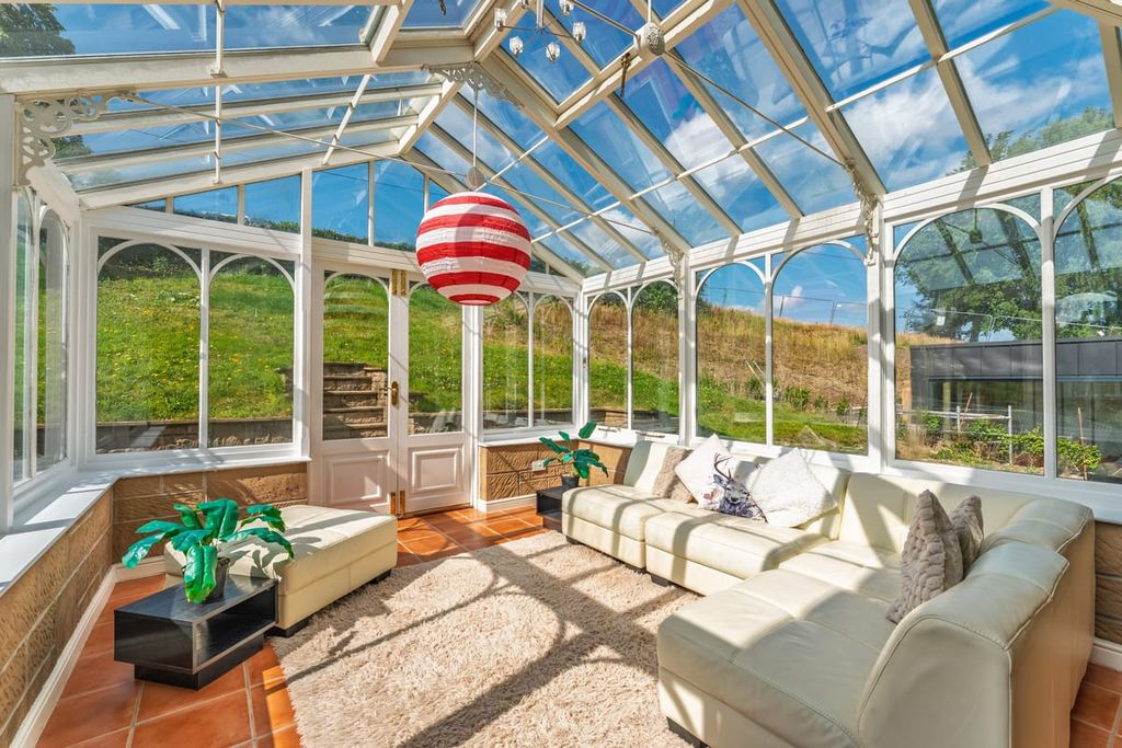 Property photo 3 of 14