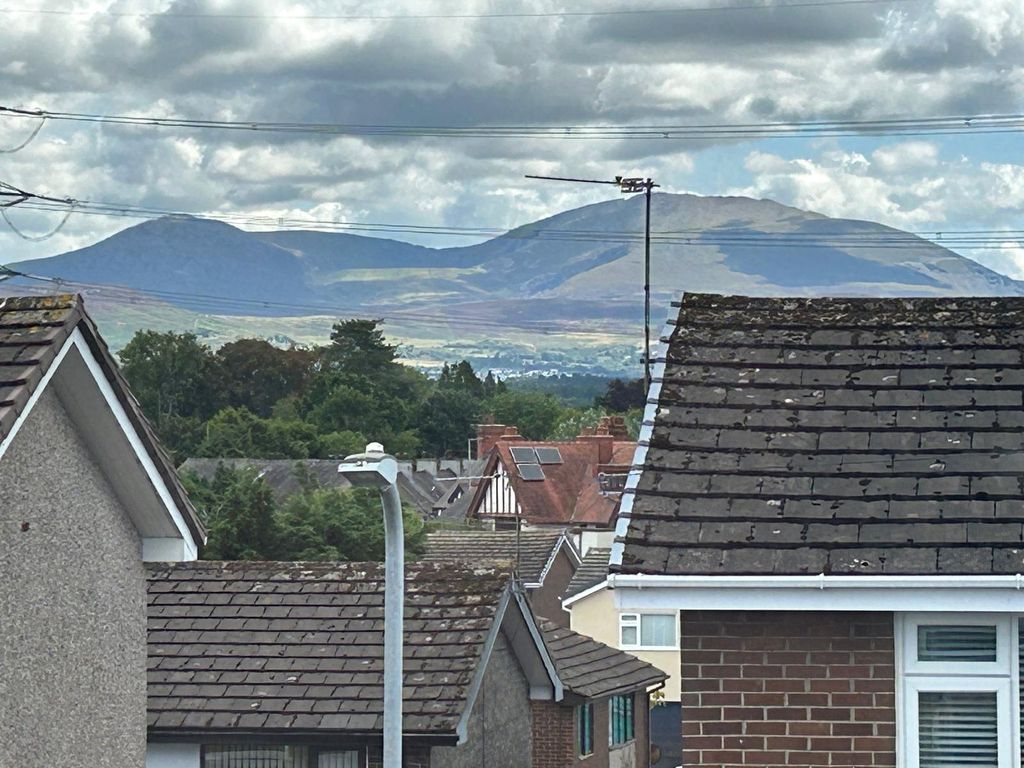 Property photo 2 of 16 Picture No. 06