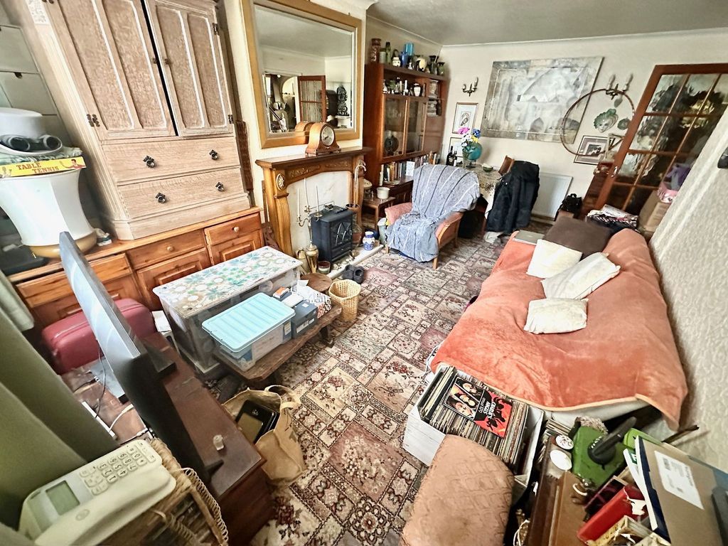 Property photo 2 of 16