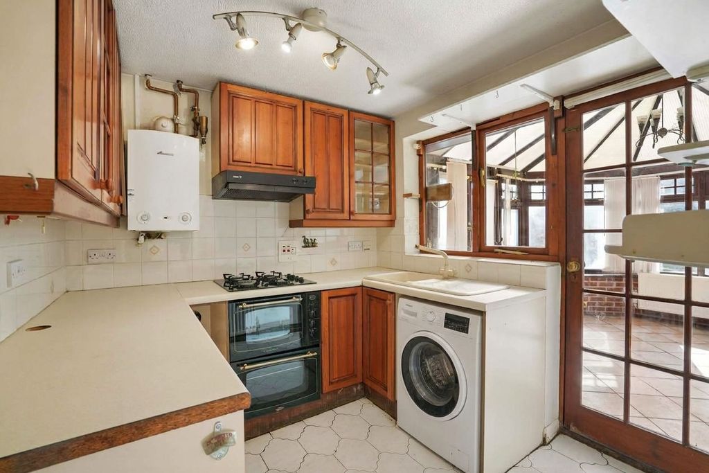 Property photo 3 of 19
