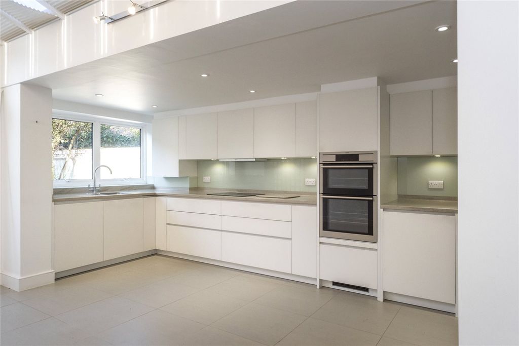 Property photo 1 of 13 Picture No. 05