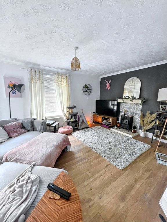 Property photo 2 of 7