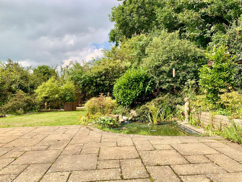 Property photo 3 of 32
