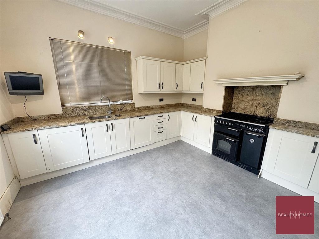 Property photo 2 of 11 Img_9855.Jpg