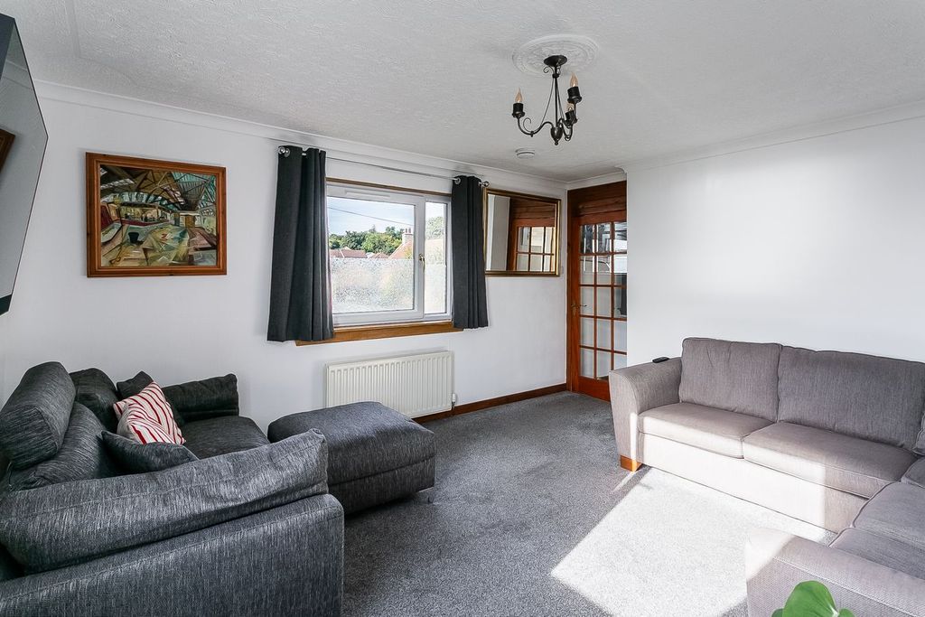 Property photo 3 of 32
