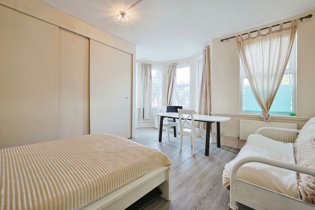 Property photo 2 of 7 Img_4041[1]