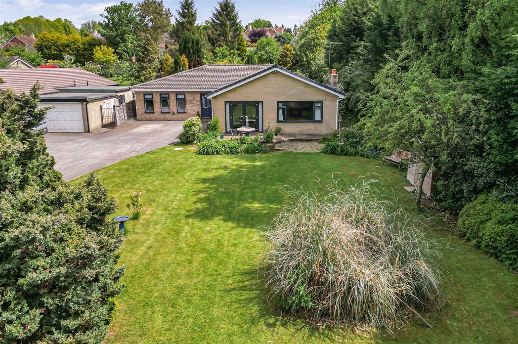 Property photo 1 of 32 49 Water Lane19.Jpg