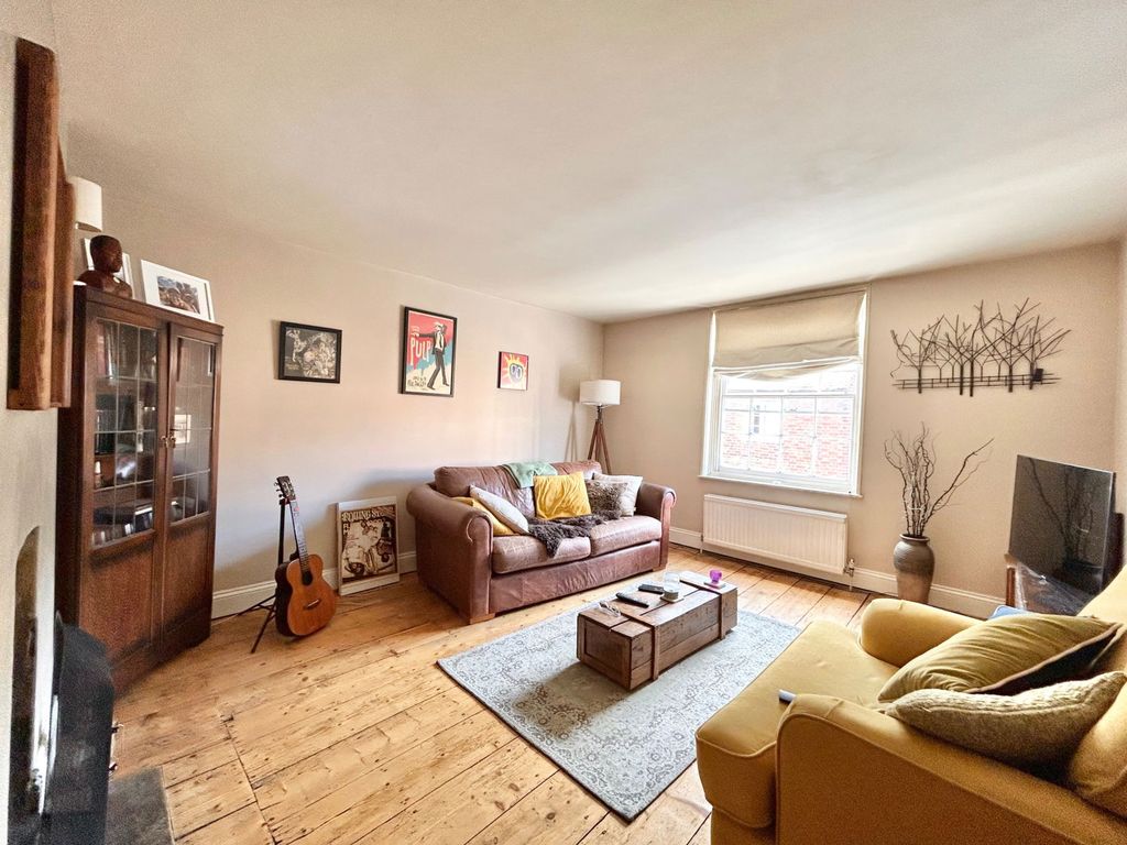 Property photo 2 of 24