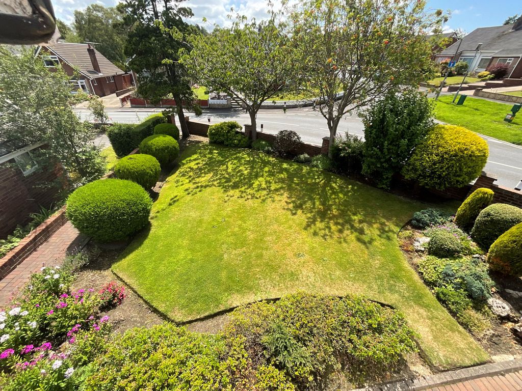 Property photo 2 of 24