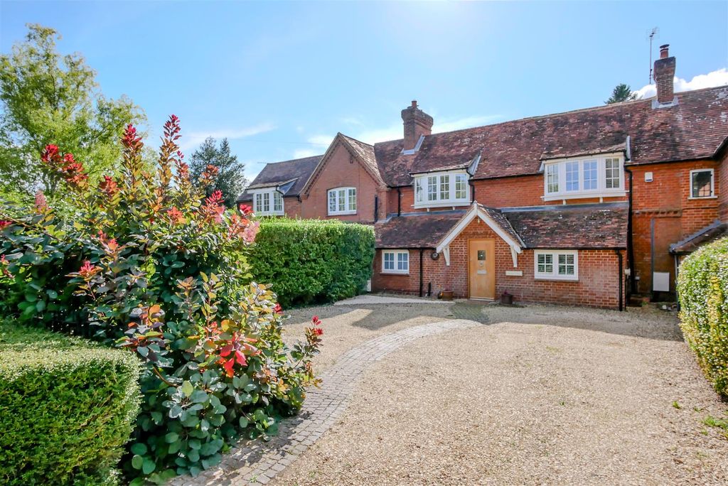 Property photo 1 of 19 Approach