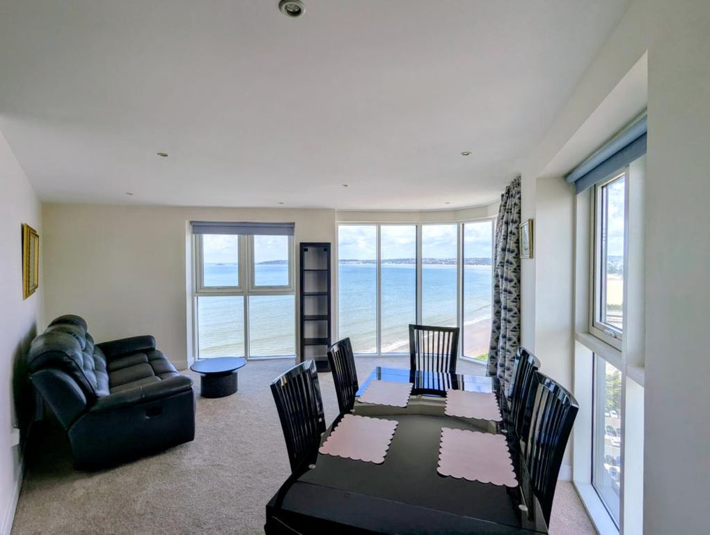 Property photo 3 of 14 Dining Room