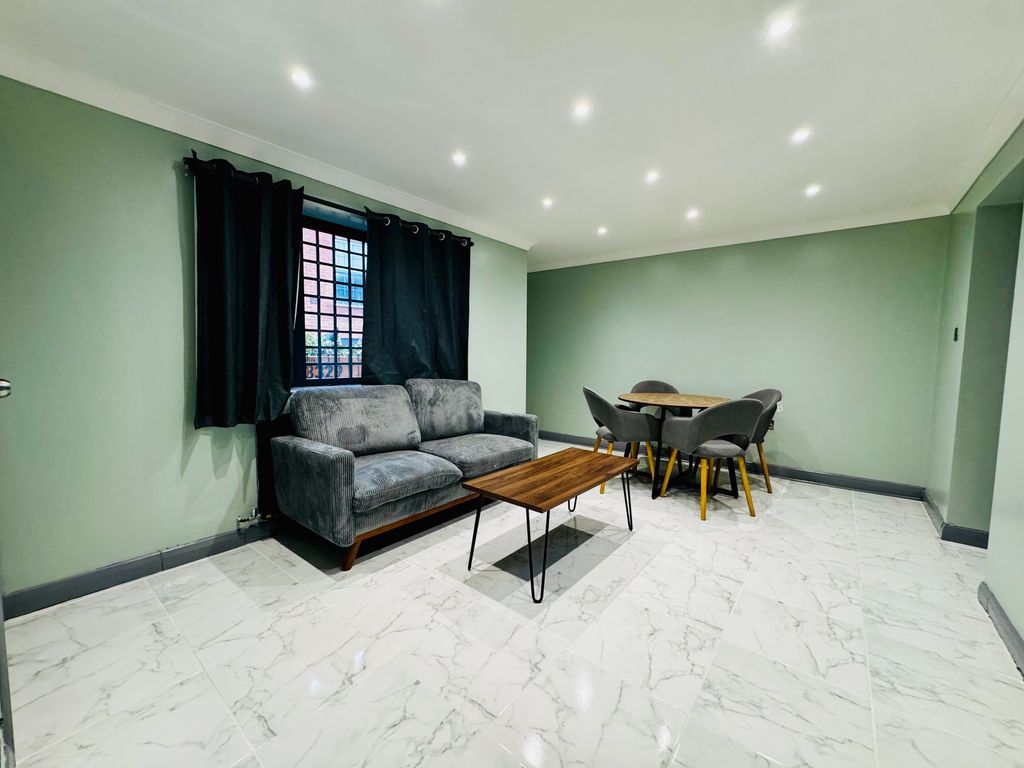 Property photo 2 of 8 Image