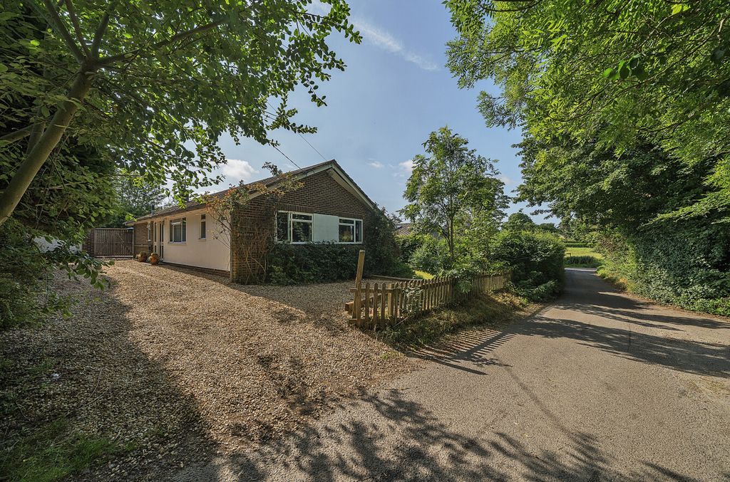 Property photo 1 of 11 1304278-1-68512B7...