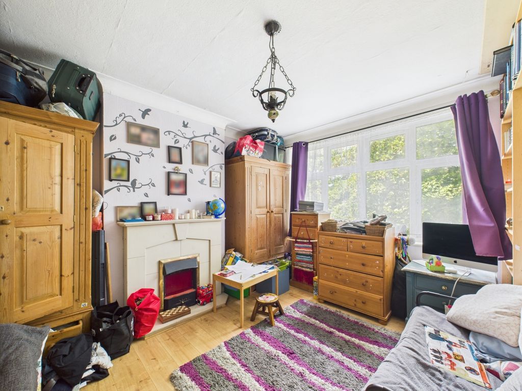 Property photo 3 of 9 Cam03750G0-Pr0053-Still010
