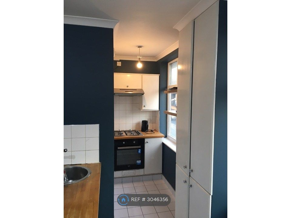 Property photo 2 of 4 Kitchen