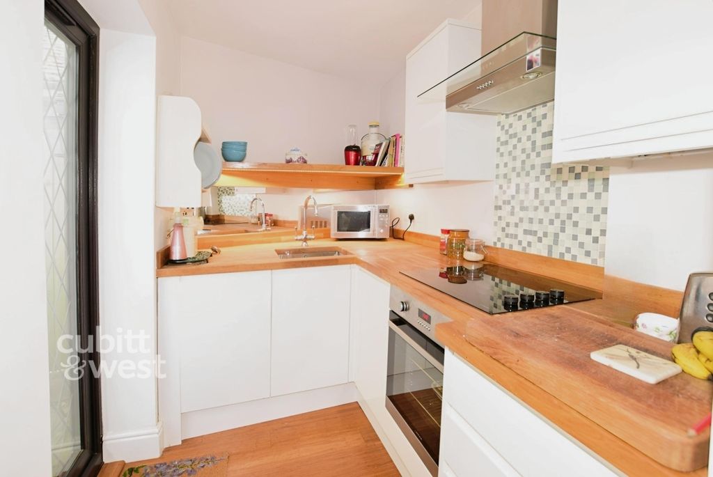Property photo 3 of 11 Editedimage-21F30...