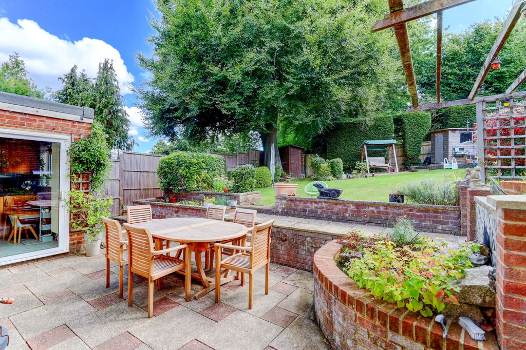 Property photo 2 of 12 Picture No. 11