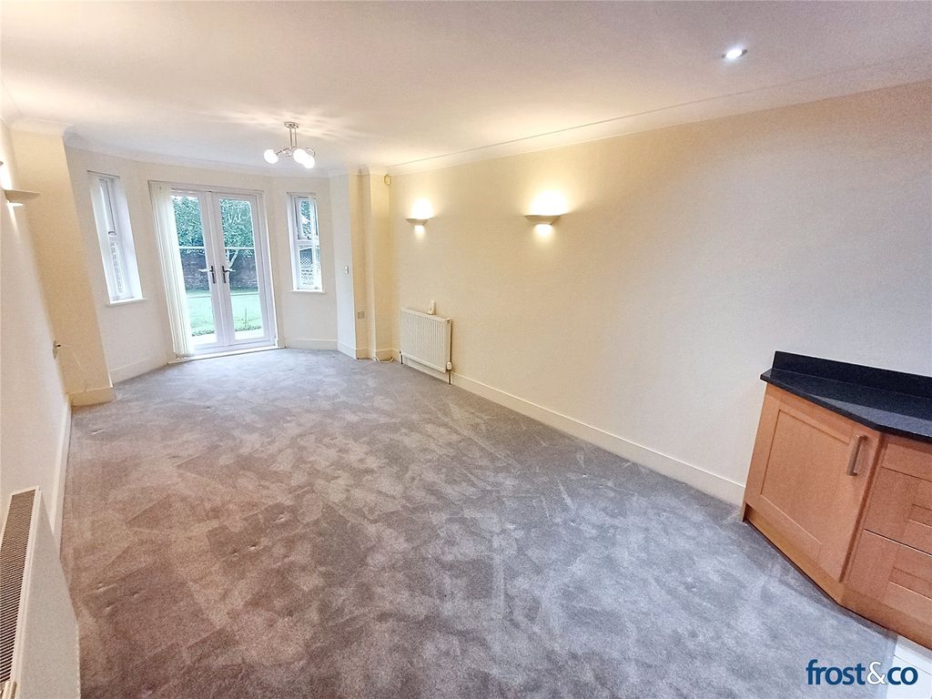 Property photo 2 of 10 Living/Dining Room