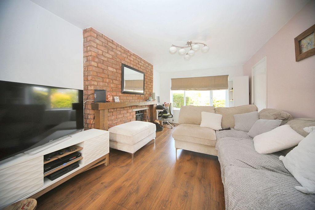 Property photo 2 of 19