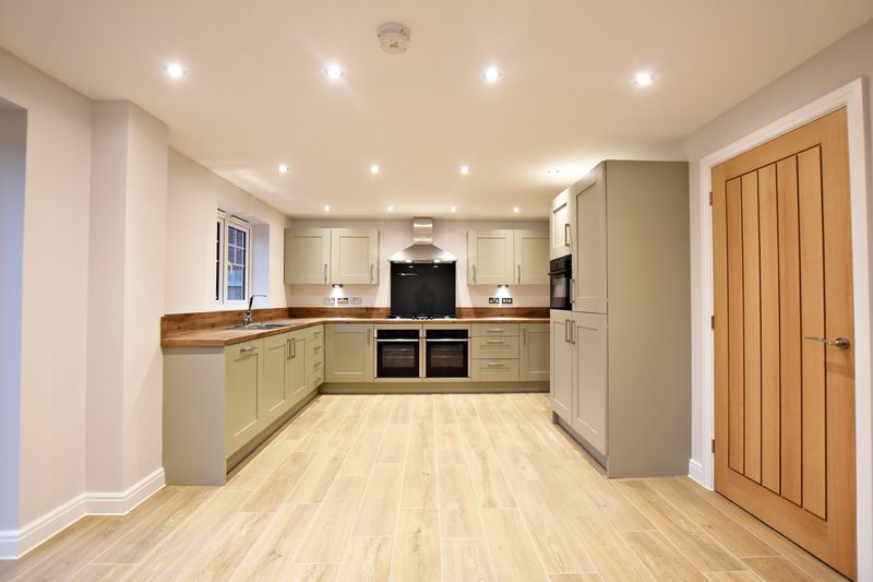 Property photo 2 of 28 Photo 24