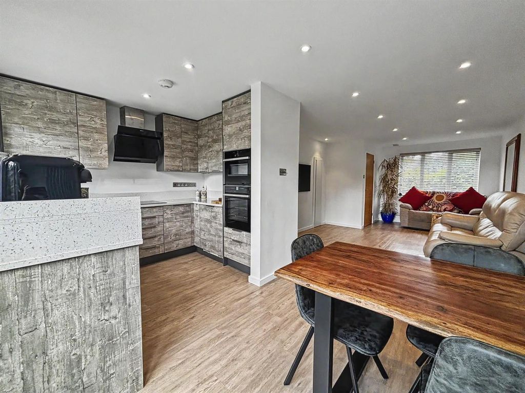 Property photo 3 of 13 Kitchen/Diner