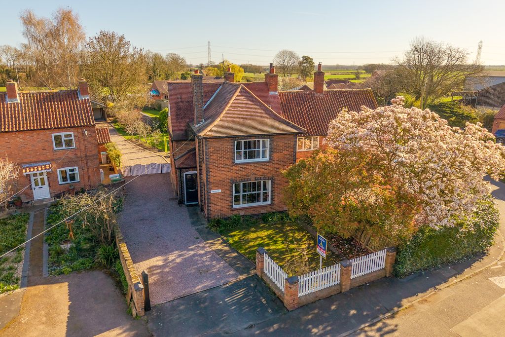 Property photo 1 of 33