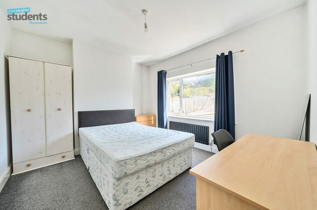 Property photo 3 of 8 762B9891-B4E4-4d9...