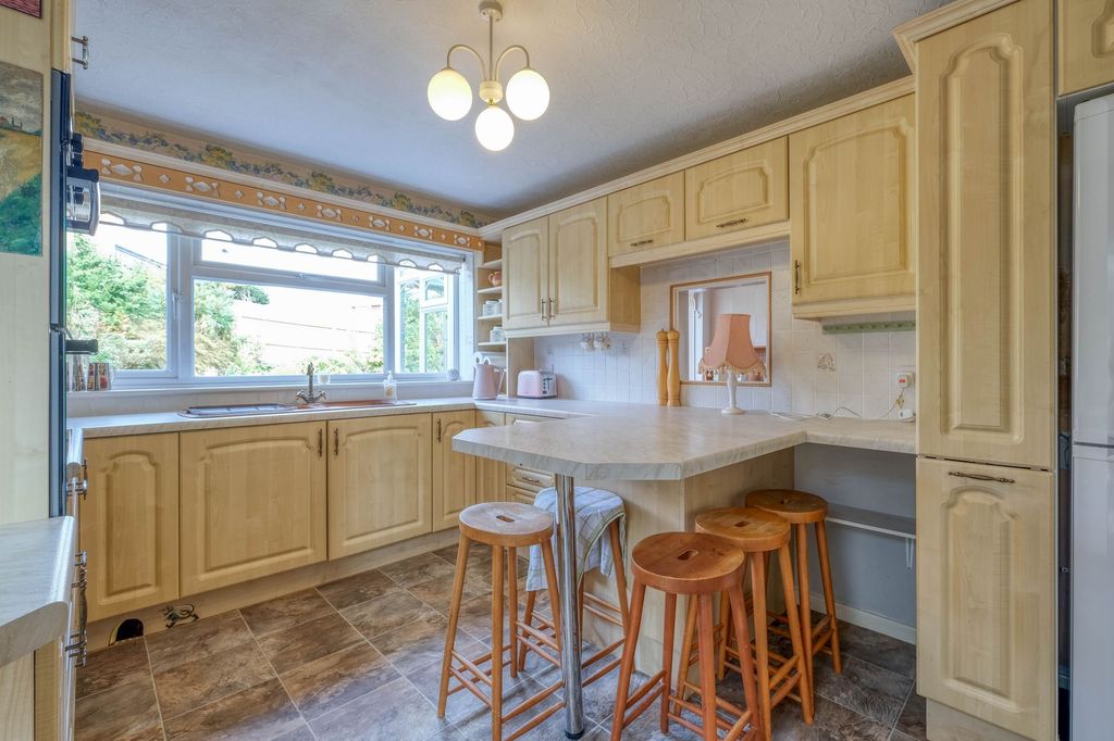 Property photo 3 of 25