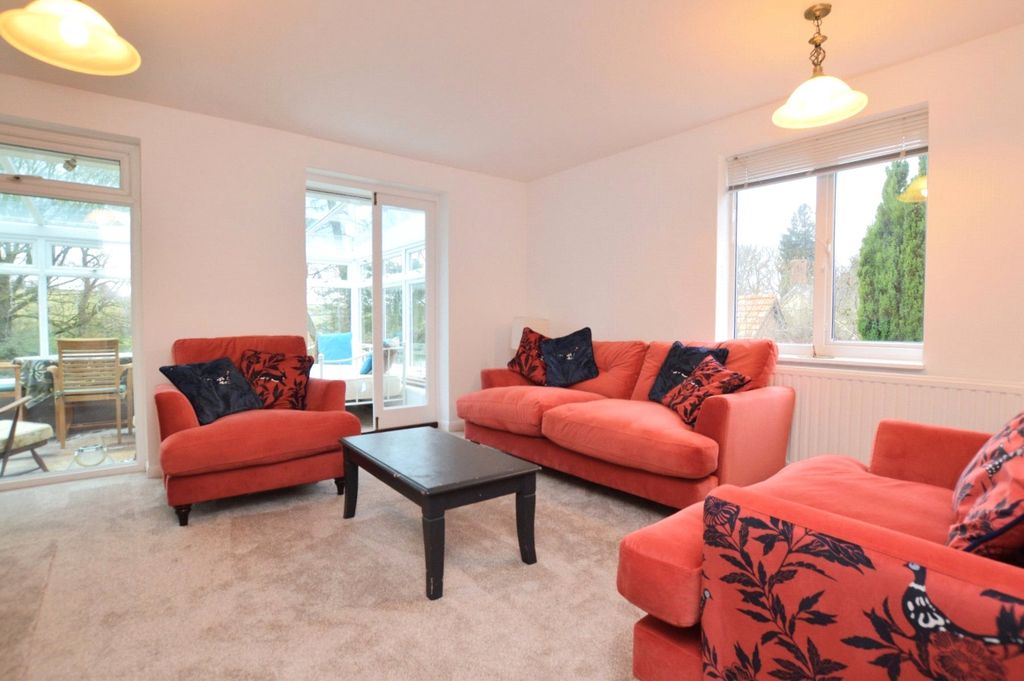 Property photo 3 of 21 Living Room