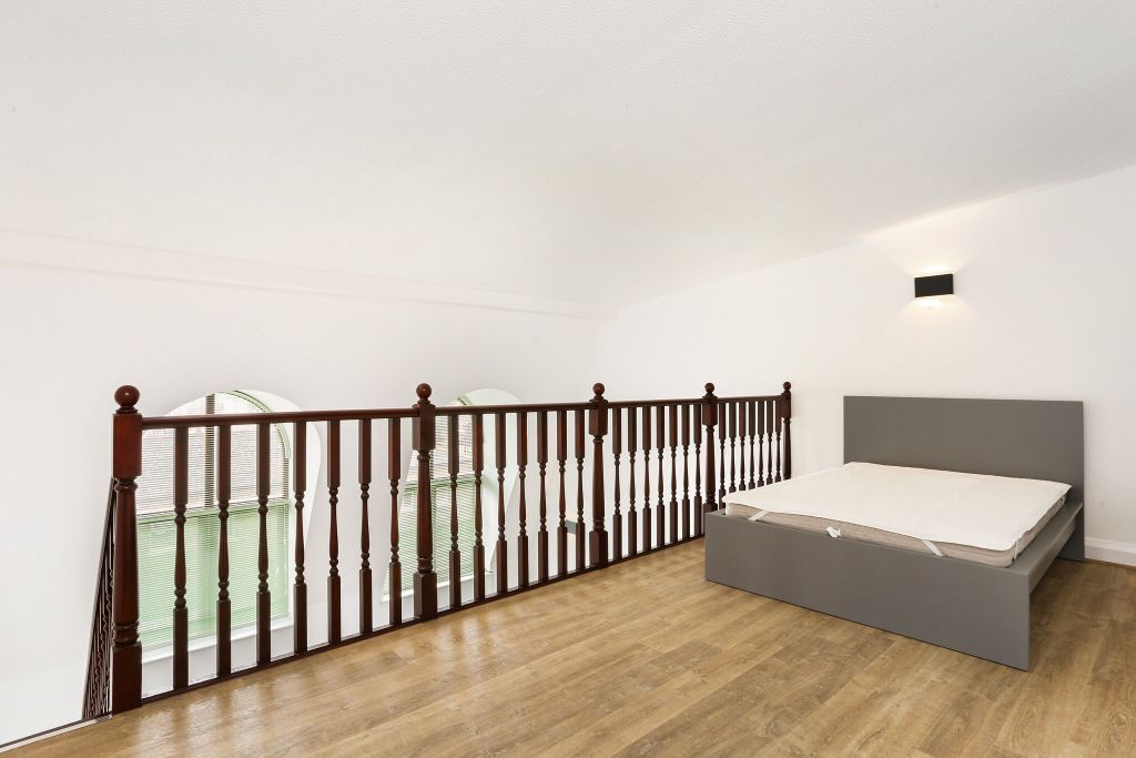 Property photo 3 of 8 Ph17_2998206_Edited_