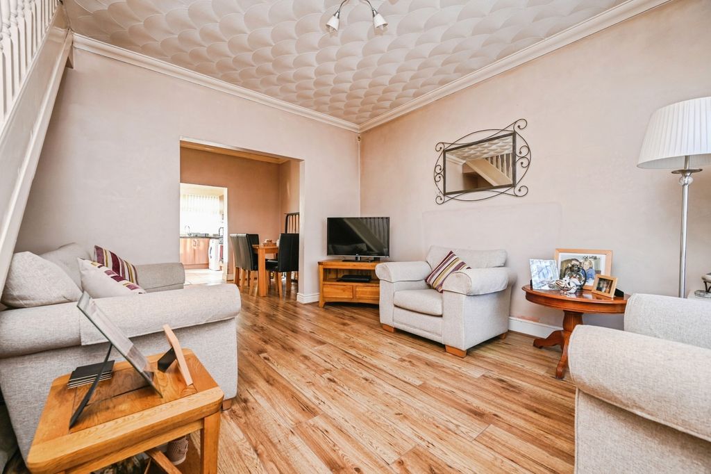 Property photo 3 of 14 Pbox-Img.Jpg