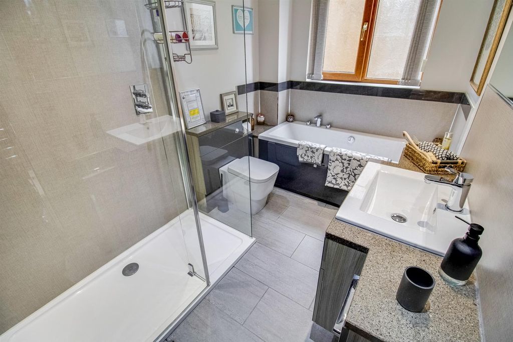 Additional image 17 of 4 bed detached house for saleDaleside, Dewsbury WF12