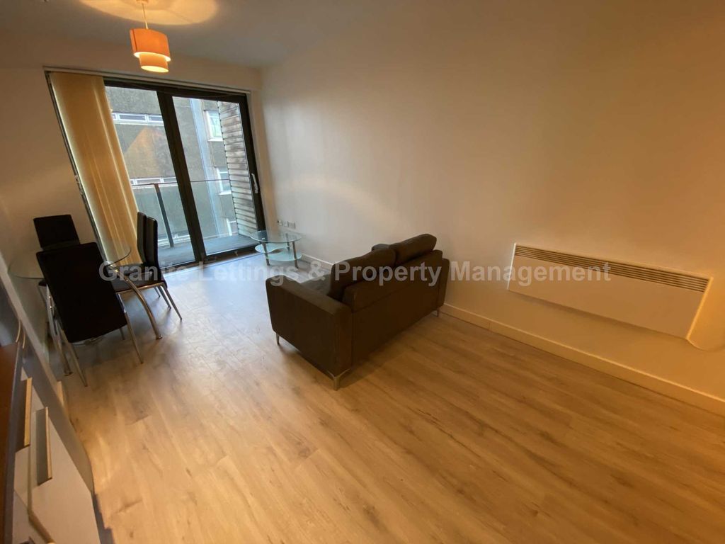 Property photo 2 of 8