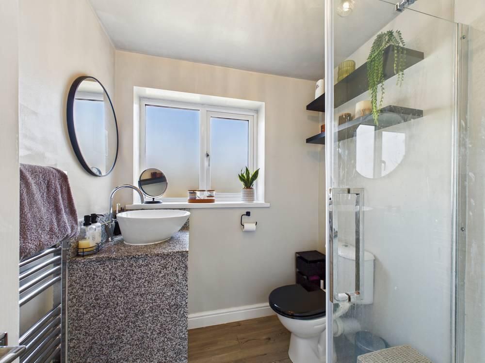 Property photo 3 of 24 Bathroom