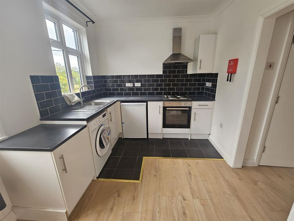 Property photo 2 of 5 Kitchen.Jpg
