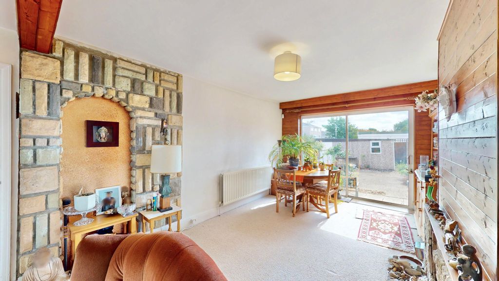 Property photo 3 of 35