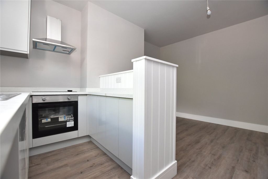 Property photo 3 of 13 Picture No. 11